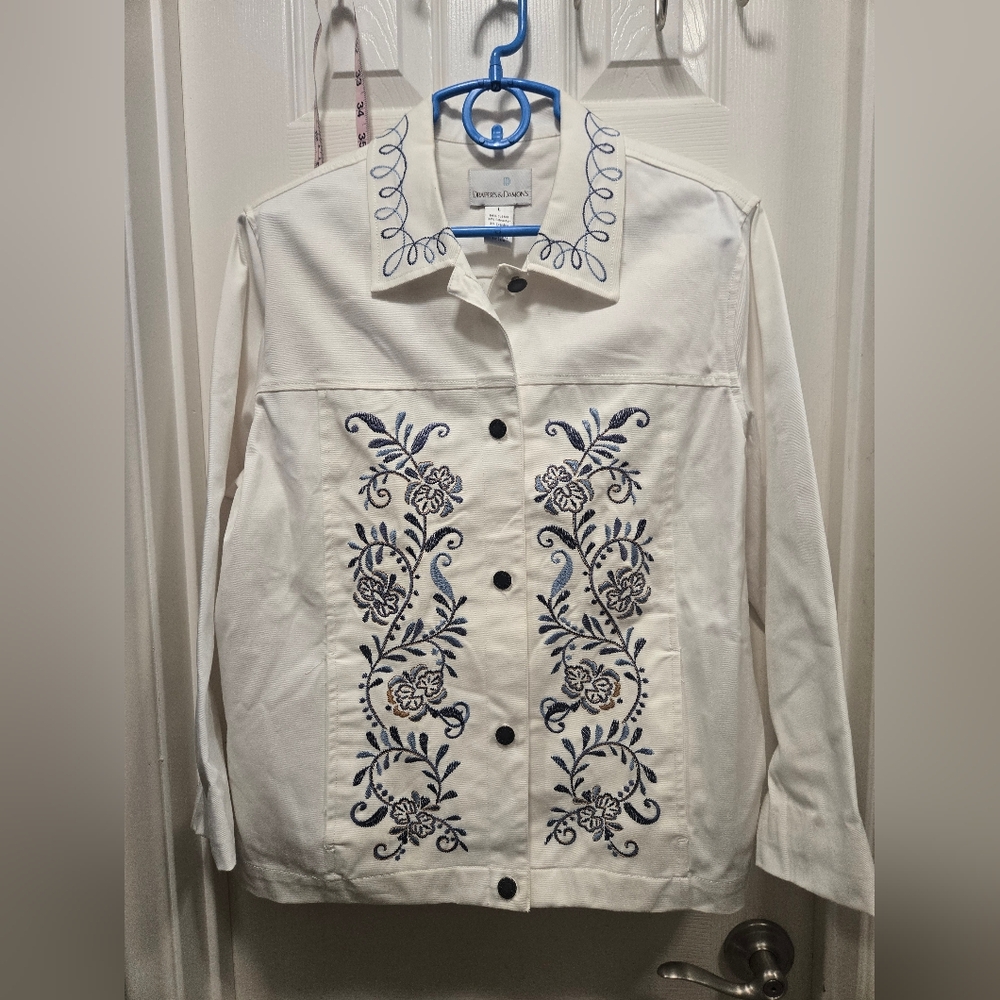 Draper's and damons embroidered jacket size L